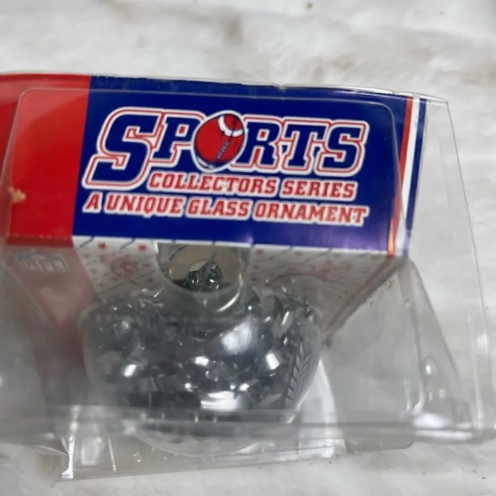 NFL sports Collectors Series Atlanta Falcon Christmas ball ornament falcon logo